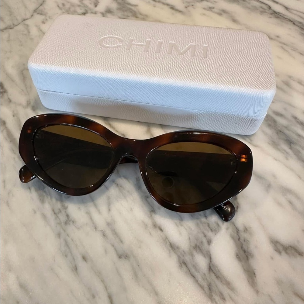 CHIMI Brown Sunglasses with Case
